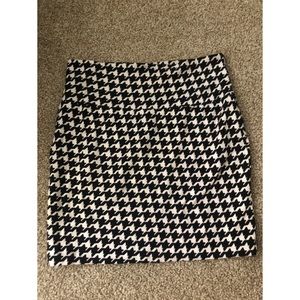 Black/white skirt